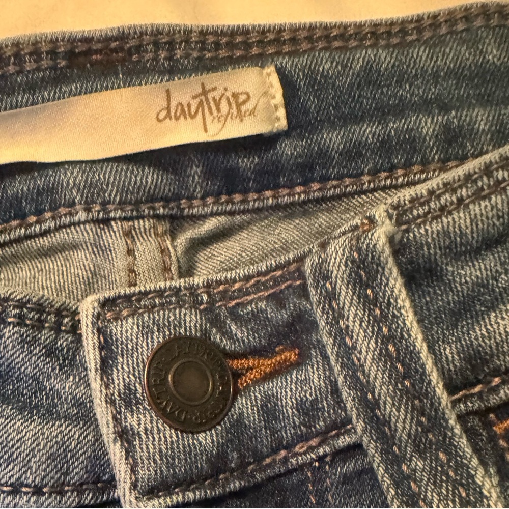 Daytrip Skinny Jeans | Buckle - Picture 3 of 4